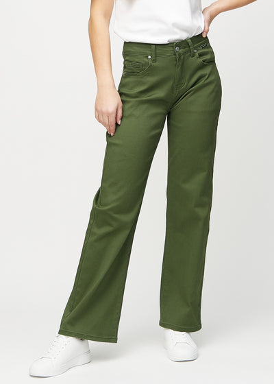Dark green loose jeans, model name Renewals, which are loose-fitting with plenty of width in the legs, seen from the front.