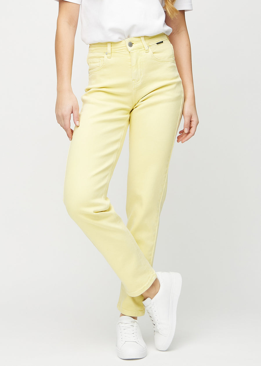 Regular jeans for women in light yellow, color Lemonades. Front view on a model, showing the classic straight-leg fit.