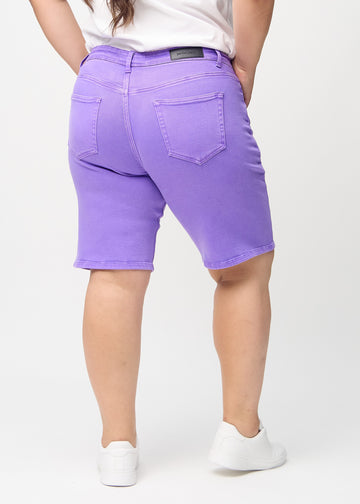 Purple regular middle shorts seen from the back on a plus-size model, so the full product can be seen.