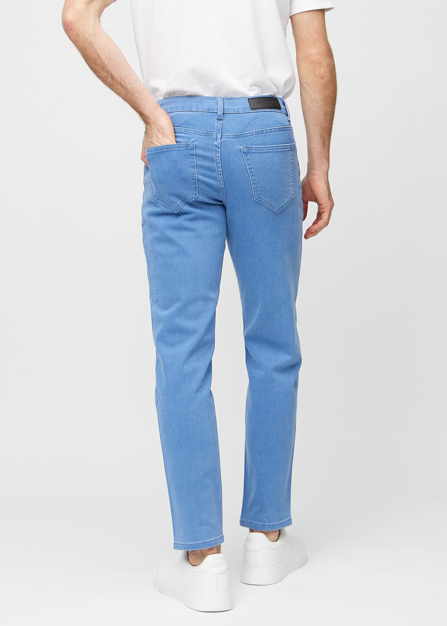 Blue regular jeans seen from the back, so the full product can be seen.